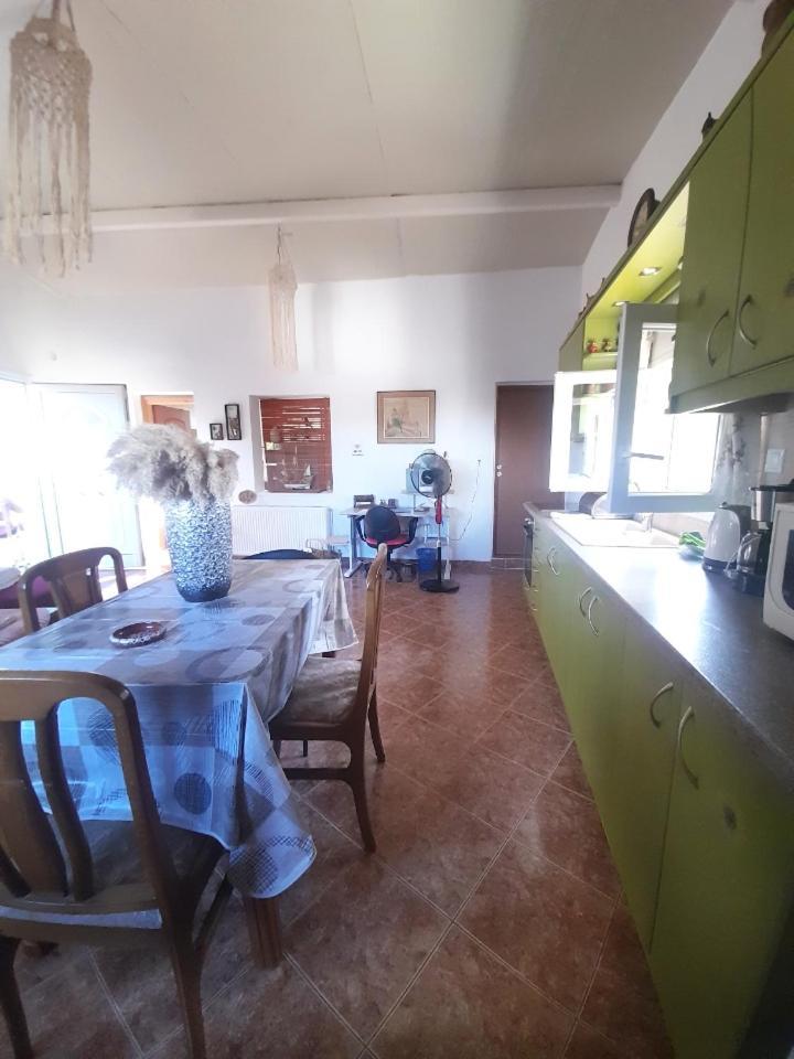 Elena'S Farm House Near Airport And Artemida Beach المظهر الخارجي الصورة